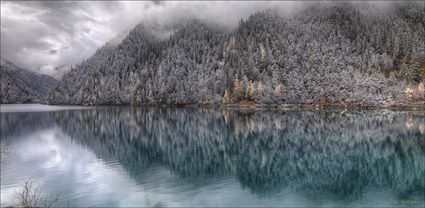 Long Lake - Jiuzhaigou National Park - China T (PBH4 00 15761)